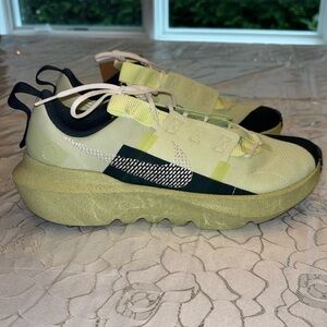 Brand new boys Nike lime green sneakers size 7
